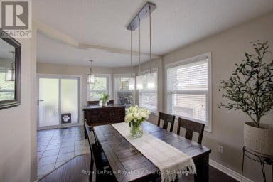 830 SCOTLAND STREET Centre Wellington (Fergus) Ontario photo 11