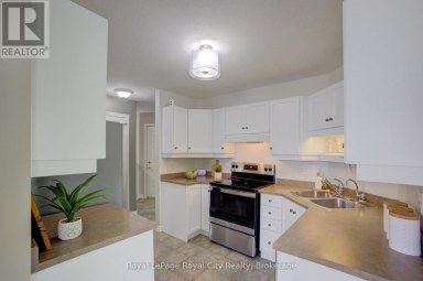 830 SCOTLAND STREET Centre Wellington (Fergus) Ontario photo 16