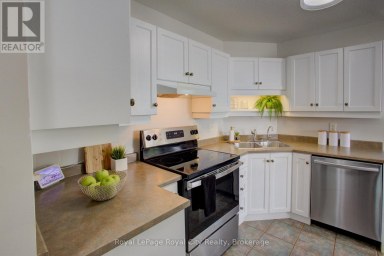 830 SCOTLAND STREET Centre Wellington (Fergus) Ontario photo 18