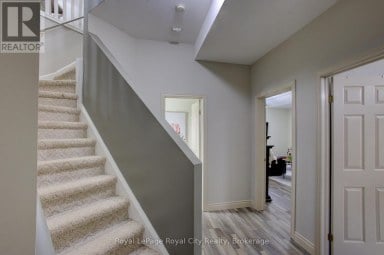830 SCOTLAND STREET Centre Wellington (Fergus) Ontario photo 24