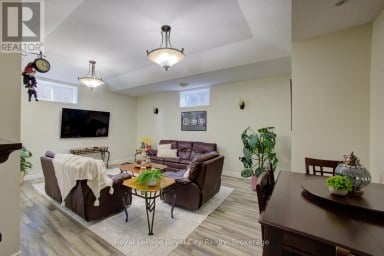 830 SCOTLAND STREET Centre Wellington (Fergus) Ontario photo 25