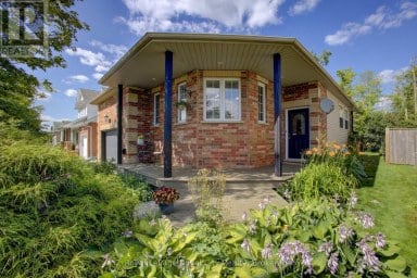 830 SCOTLAND STREET Centre Wellington (Fergus) Ontario photo 3