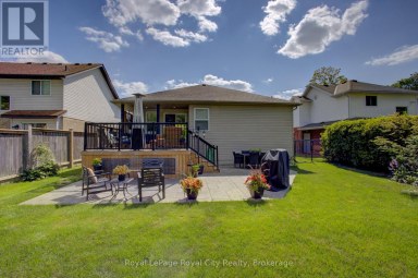 830 SCOTLAND STREET Centre Wellington (Fergus) Ontario photo 33