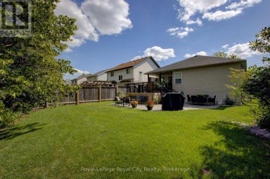 830 SCOTLAND STREET Centre Wellington (Fergus) Ontario photo 34