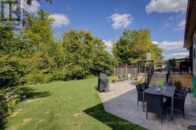 830 SCOTLAND STREET Centre Wellington (Fergus) Ontario photo 35