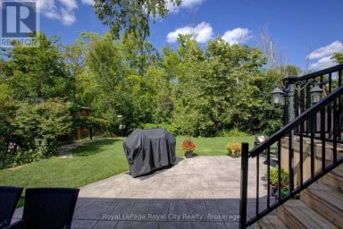 830 SCOTLAND STREET Centre Wellington (Fergus) Ontario photo 39