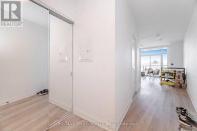 218 - 60 GEORGE BUTCHART DRIVE Toronto (Downsview-Roding-CFB) Ontario photo 8