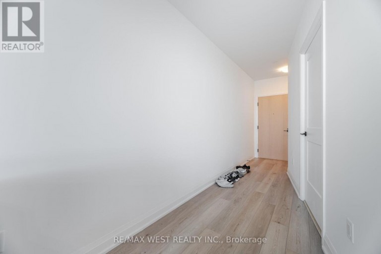 218 - 60 GEORGE BUTCHART DRIVE, Toronto (Downsview-Roding-CFB), Ontario, M3K0E1