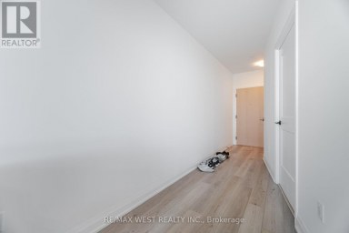 218 - 60 GEORGE BUTCHART DRIVE Toronto (Downsview-Roding-CFB) Ontario photo 9