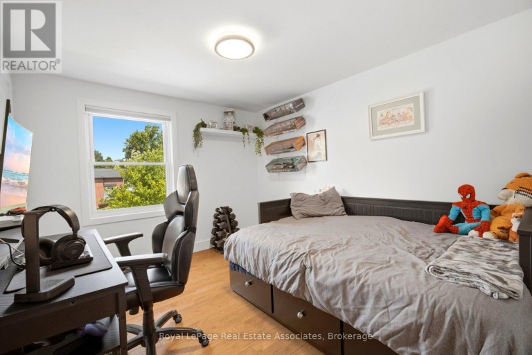 45 CLEAVEHOLM DRIVE, Halton Hills (Georgetown), Ontario, L7G3E3