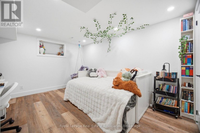45 CLEAVEHOLM DRIVE, Halton Hills (Georgetown), Ontario, L7G3E3