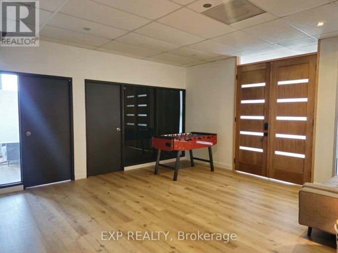 200 - 534 BRANT STREET, Burlington (Brant), Ontario, L7R2G8