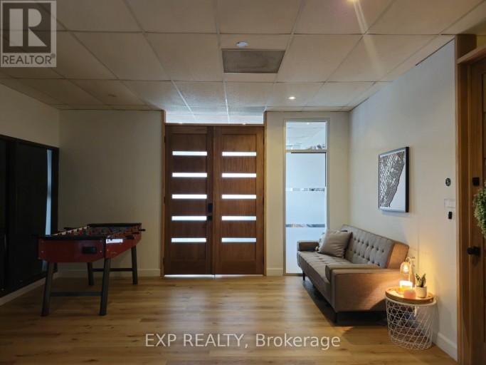 200 - 534 BRANT STREET, Burlington (Brant), Ontario, L7R2G8