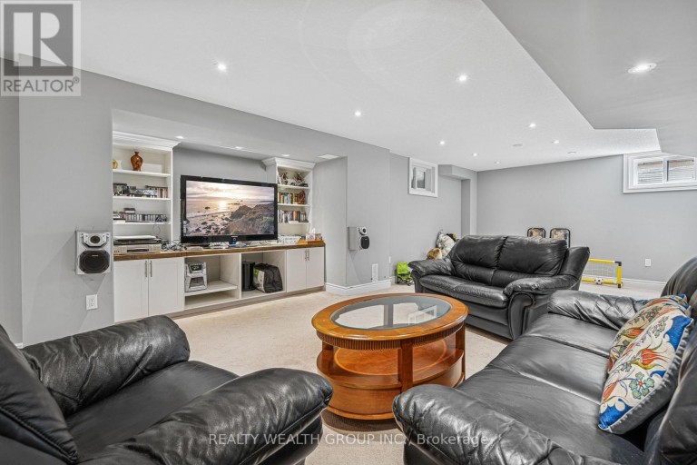 896 BOOTH AVENUE, Innisfil (Alcona), Ontario, L9S0A6