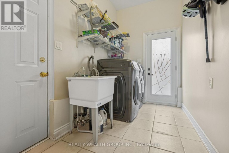 896 BOOTH AVENUE, Innisfil (Alcona), Ontario, L9S0A6