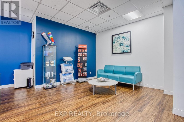 1 LL - 150 MAIN STREET W, Hamilton (Central), Ontario, L8P1H8