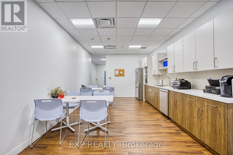 1 LL - 150 MAIN STREET W, Hamilton (Central), Ontario, L8P1H8