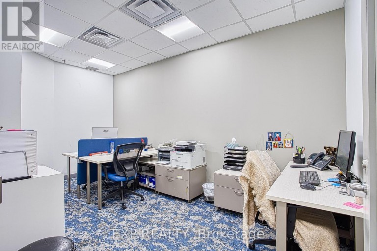 1 LL - 150 MAIN STREET W, Hamilton (Central), Ontario, L8P1H8