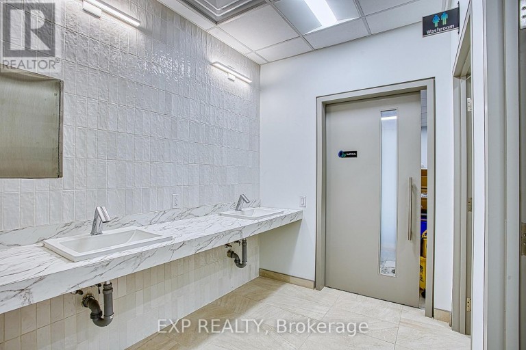 1 LL - 150 MAIN STREET W, Hamilton (Central), Ontario, L8P1H8