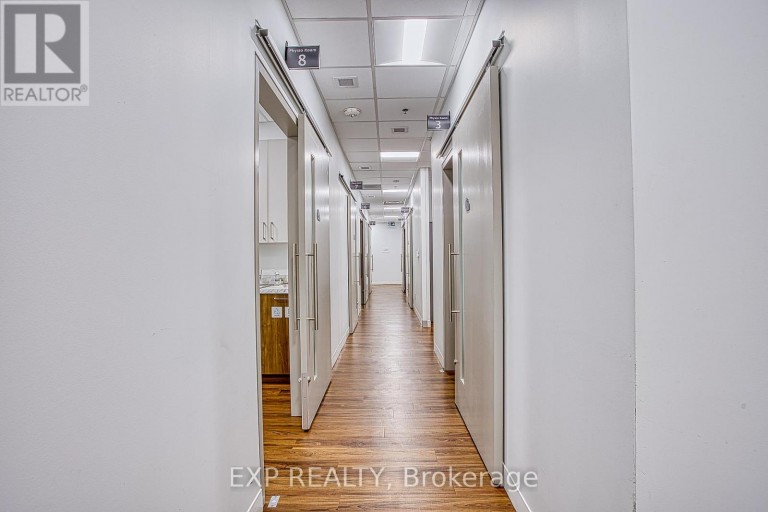 1 LL - 150 MAIN STREET W, Hamilton (Central), Ontario, L8P1H8