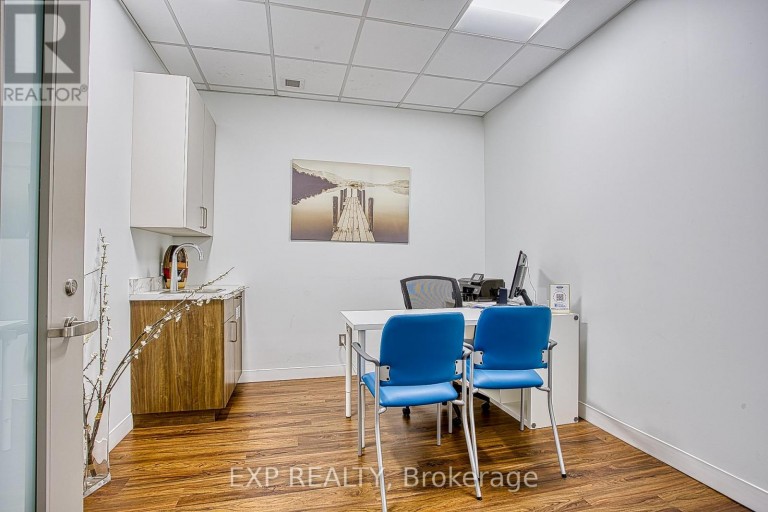 1 LL - 150 MAIN STREET W, Hamilton (Central), Ontario, L8P1H8
