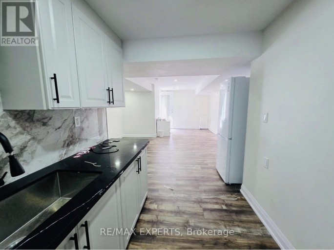 BSMT - 3400 ERIN CENTRE BOULEVARD, Mississauga (Churchill Meadows), Ontario, L5M8C3