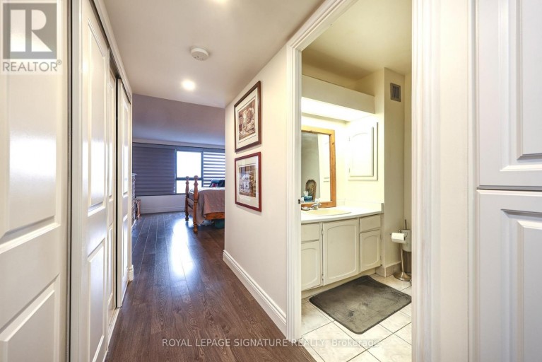 907 - 1300 BLOOR STREET, Mississauga (Applewood), Ontario, L4Y3Z2