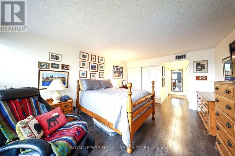 907 - 1300 BLOOR STREET, Mississauga (Applewood), Ontario, L4Y3Z2