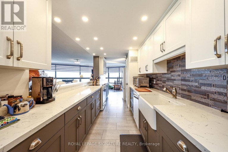 907 - 1300 BLOOR STREET, Mississauga (Applewood), Ontario, L4Y3Z2