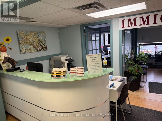 3770 BATHURST STREET, Toronto (Clanton Park), Ontario, M3H3M6