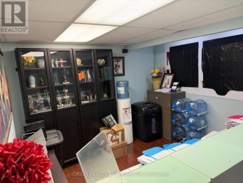 3770 BATHURST STREET Toronto (Clanton Park) Ontario photo 6