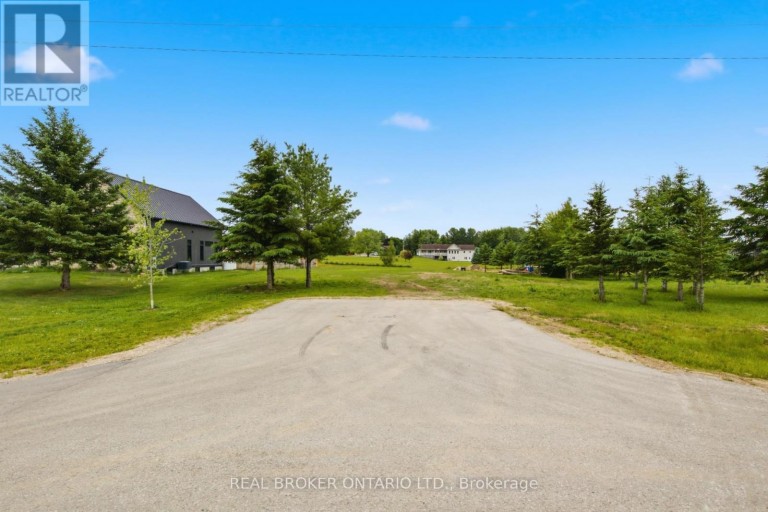 1020 CURRIE STREET, Howick, Ontario, N0G2X0