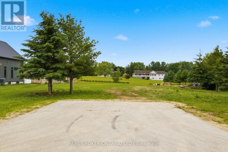 1020 CURRIE STREET, Howick, Ontario, N0G2X0