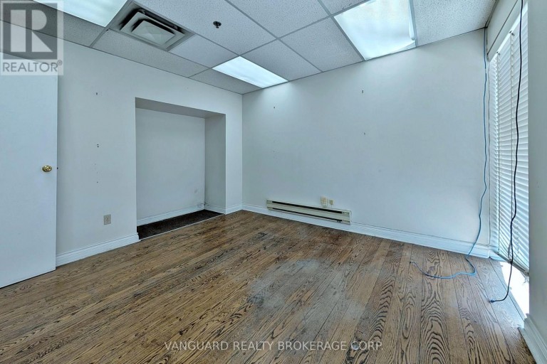 90-92 MARTIN ROSS AVENUE, Toronto (York University Heights), Ontario, M3J2L4