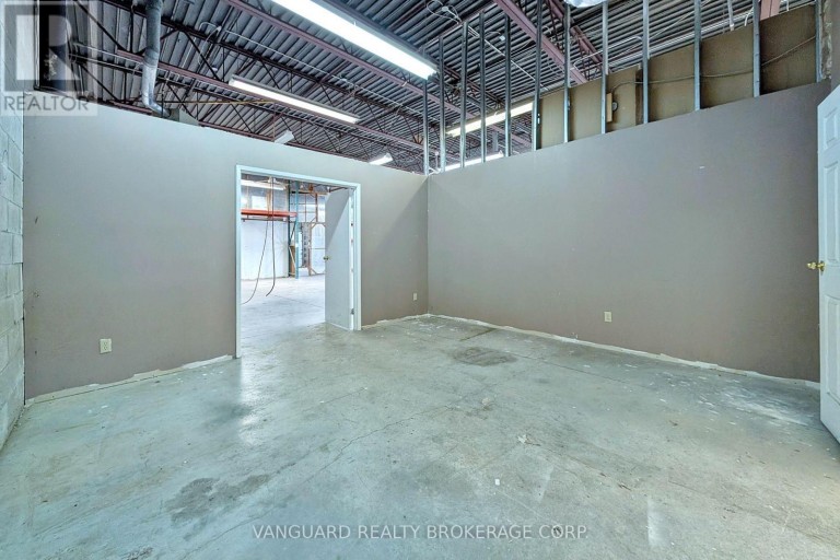 90-92 MARTIN ROSS AVENUE, Toronto (York University Heights), Ontario, M3J2L4