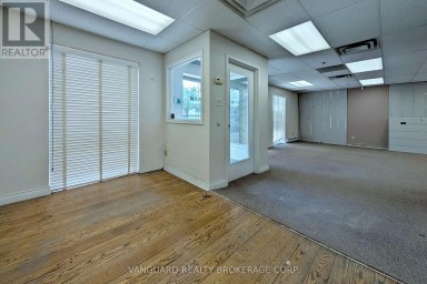 90-92 MARTIN ROSS AVENUE Toronto (York University Heights) Ontario photo 3