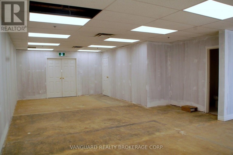90-92 MARTIN ROSS AVENUE, Toronto (York University Heights), Ontario, M3J2L4