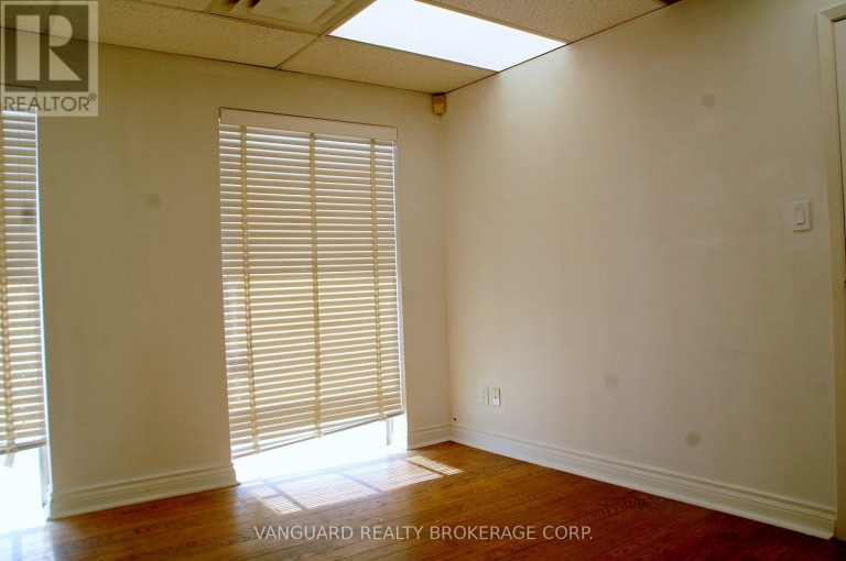 90-92 MARTIN ROSS AVENUE, Toronto (York University Heights), Ontario, M3J2L4