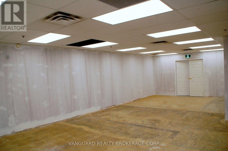 90-92 MARTIN ROSS AVENUE, Toronto (York University Heights), Ontario, M3J2L4