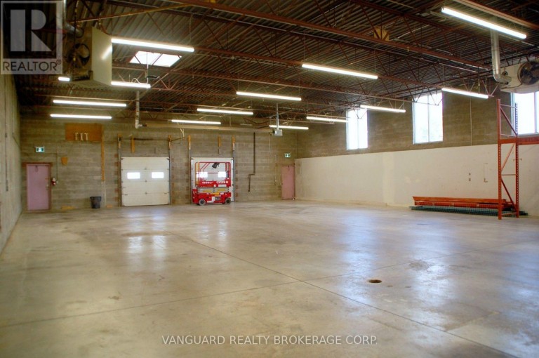 90-92 MARTIN ROSS AVENUE, Toronto (York University Heights), Ontario, M3J2L4