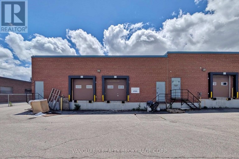 90-92 MARTIN ROSS AVENUE, Toronto (York University Heights), Ontario, M3J2L4