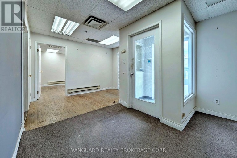 90-92 MARTIN ROSS AVENUE, Toronto (York University Heights), Ontario, M3J2L4