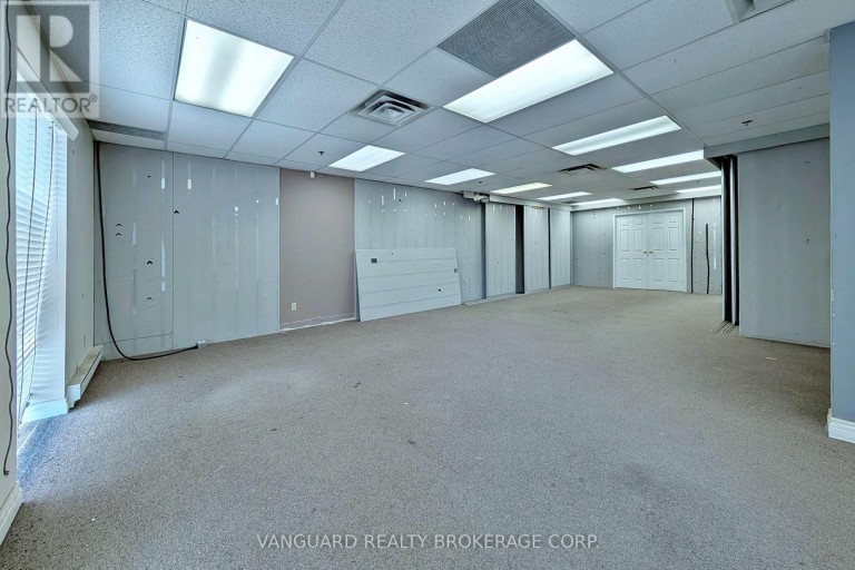 90-92 MARTIN ROSS AVENUE, Toronto (York University Heights), Ontario, M3J2L4