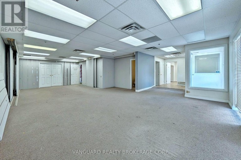 90-92 MARTIN ROSS AVENUE, Toronto (York University Heights), Ontario, M3J2L4