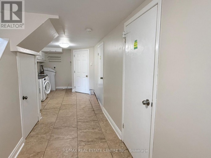 BASEMENT - 18 MACKENZIE DRIVE, Halton Hills (Georgetown), Ontario, L7G4B9