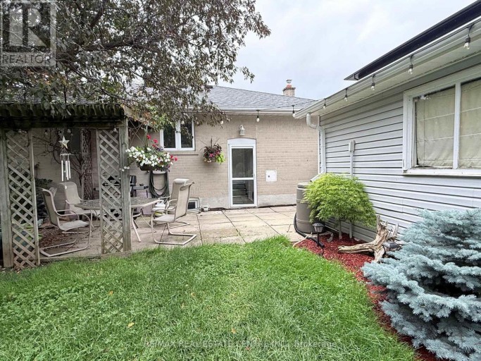 BASEMENT - 18 MACKENZIE DRIVE, Halton Hills (Georgetown), Ontario, L7G4B9