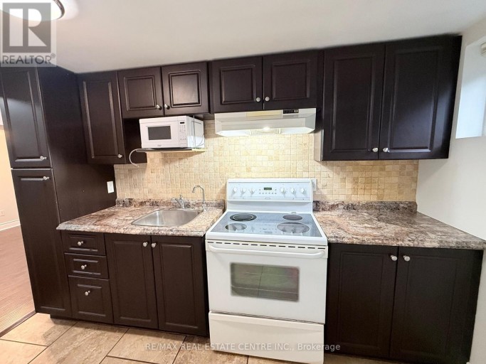 BASEMENT - 18 MACKENZIE DRIVE, Halton Hills (Georgetown), Ontario, L7G4B9