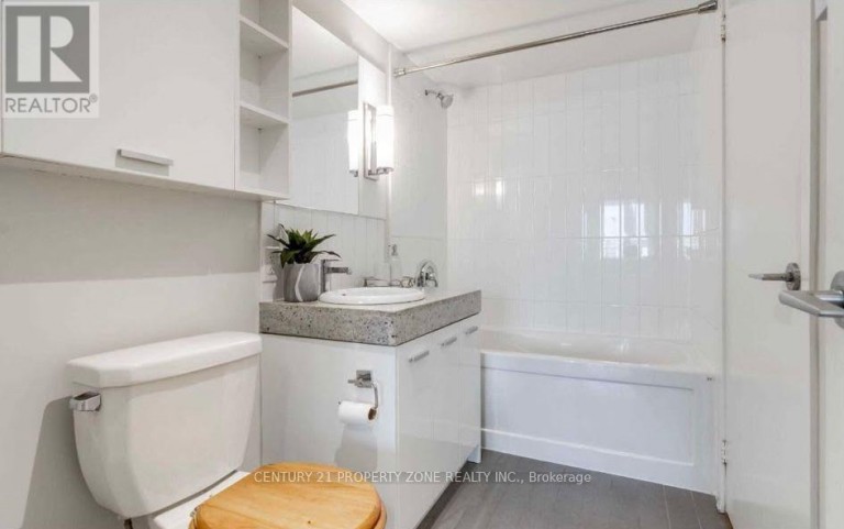 303 - 33 SINGER COURT, Toronto (Bayview Village), Ontario, M2K0B4