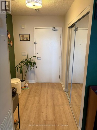 303 - 33 SINGER COURT, Toronto (Bayview Village), Ontario, M2K0B4