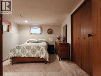 1818 Lakeside Road S Lethbridge Alberta photo 17